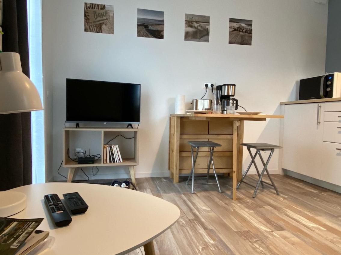 Residence Des 3 Iles, En Plein Centre-Ville, A 5 Min Des Plages, 3 Appartements Neufs Étables Eksteriør bilde
